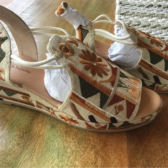 Women's Embroidered Sandals - Multicolor - Picture 5 of 8